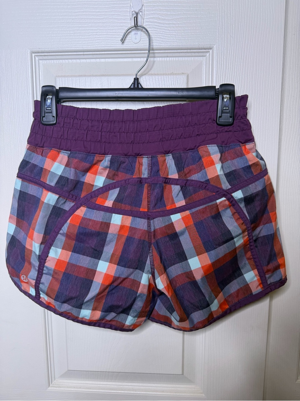 Lululemon Tracker Short Heathered Berry Yum Check Purple Plaid Running Size 8 - Picture 1 of 7